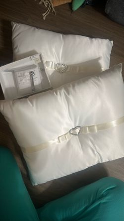 Wedding Pillows And Pen