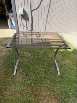 Desk 41W x 24D x  32H