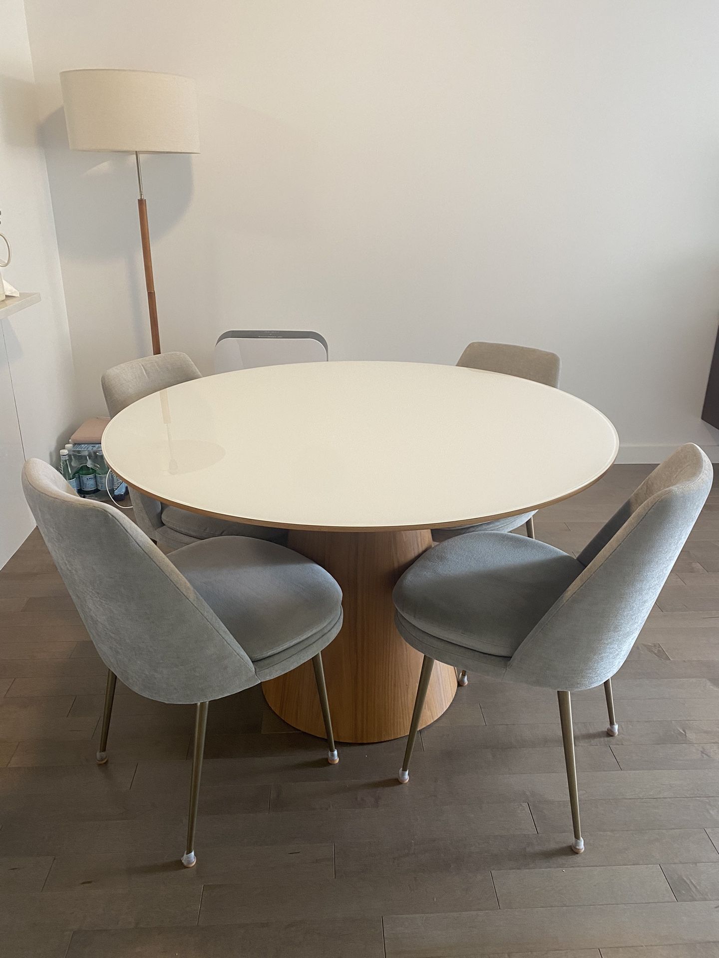 Rove Winston 48” Dining Table