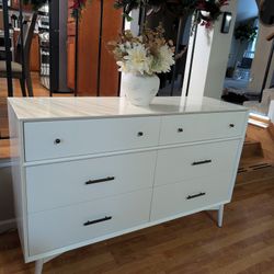 Williams Sonoma Dresser 
