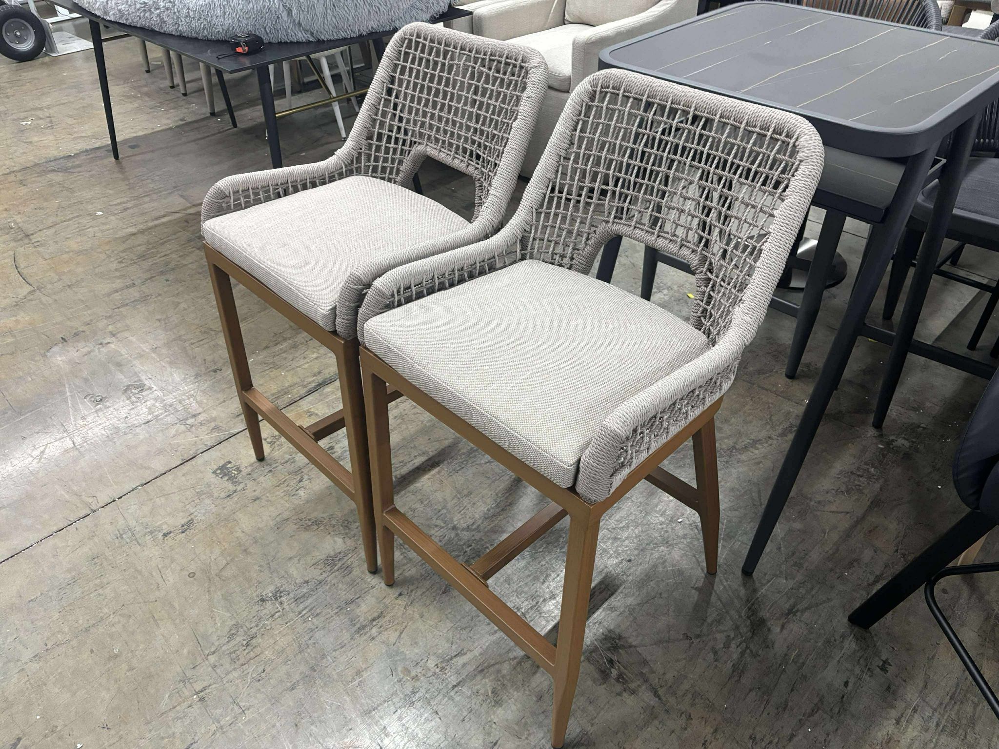 PURPLE LEAF Outdoor Counter Height Bar Stool Chair Set of 2 Modern Patio Metal Stools with Backrest and Arm