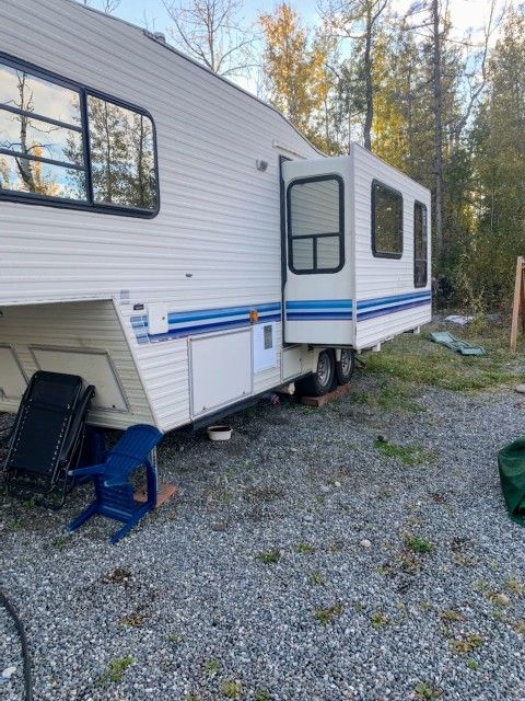 1991 Alpine Lit 5th wheel ,29feet