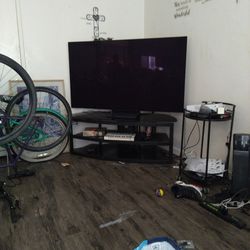 "65Fl@t  screen TV for the low!?