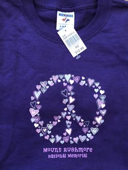 Girl’s Purple Tshirt - Mount Rushmore