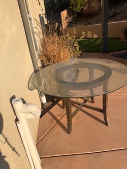 Round Glass Top Patio Dining Table
