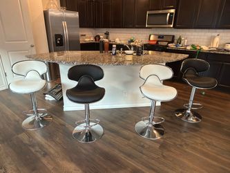 Set of 4 Modern Adjustable Bar Stools – Black & White