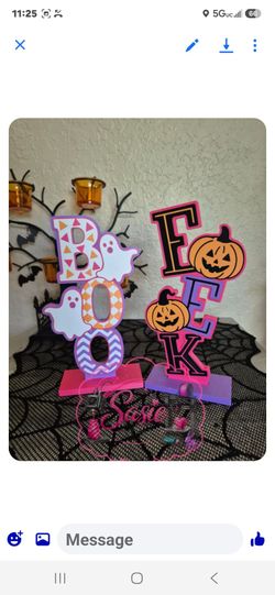 Halloween BOO and EEK Tabletop Sign Set