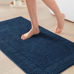 17X24 Navy Luxurious Bath Mat