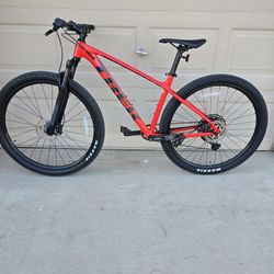 TREK MARLIN 8 MOUNTAIN BIKE, 29ER, SETUP TUBELESS, 1X12 (M/L FRAME)
