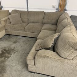 Corner Sectional Couch “WE DELIVER”