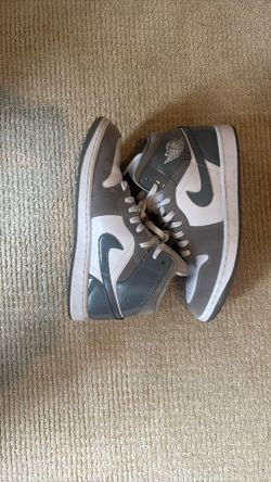 Jordan 1 Mid “cool Gray”