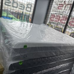 CALIFORNIA KING SIZE PURPLE HYBRID MATTRESS & BOX SPRINGS BED SET