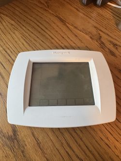 Honeywell VisionPRO 8000 Touchscreen Thermostat TH8110U1003