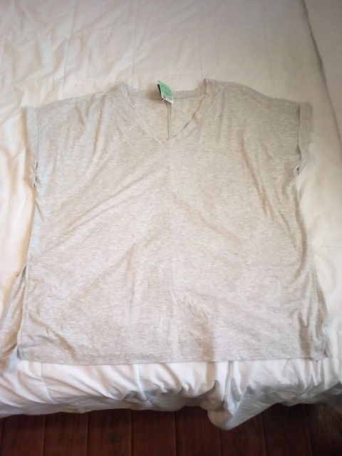 Velocity Light Weight Blouse Brand New Size 2 X $3.00