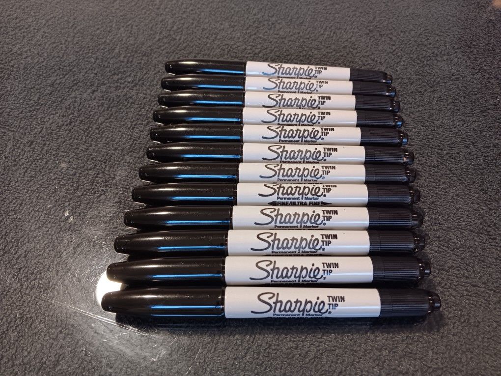 SHARPIES.  TWIN TIP AND METALIC .ASSORTED COLORS 