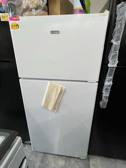 Hotpoint Top-Freezer Refrigerator White