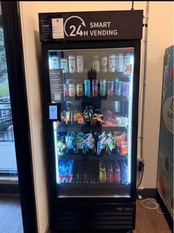 HaHa Max 620 Smart Vending Machine – Excellent Condition