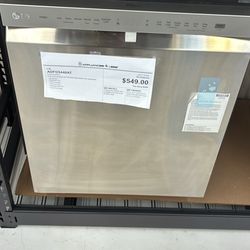 LG Dishwasher Front Control WiFi Enabled with Quad-Wash