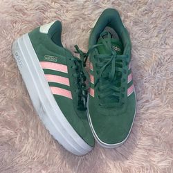 Adidas 8 1/2 women