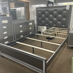 Brand New Beautiful Silver Glam Bedroom Set! Payment Plan Available!