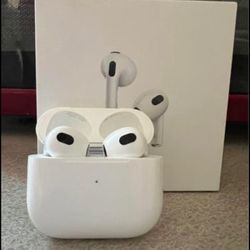 
Apple AirPods (3rd Generation)