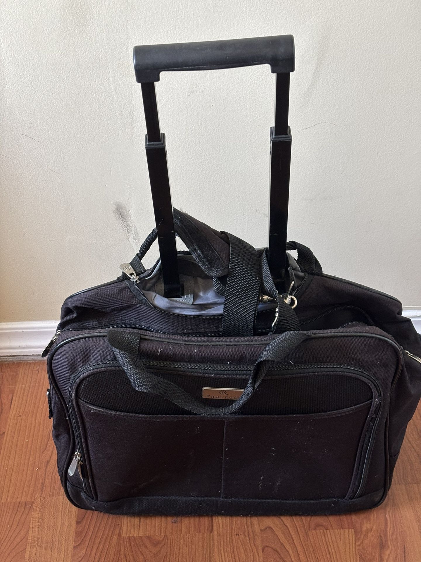 FREE!! Protege Laptop/Travel Bag