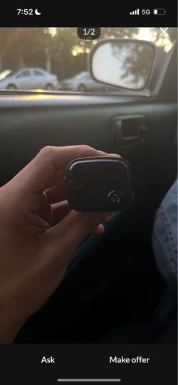 Bluetooth car audio player, and charging port