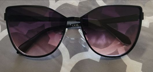 Sun Glasses Brand Quay