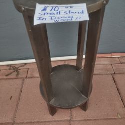 Small Wood Stand $10.00 In Donna Inside The City Not Far From Old 83