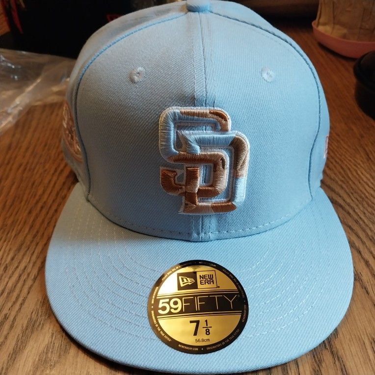 SAN DIEGO PADRES SIDE PATCH HAT(PINK UV UNDER)
SIZE 7 1/8 "50TH"
NEW ERA BRAND NEW $60 CASH OR BEST OFFER
DELIVERY IS AVAILABLE