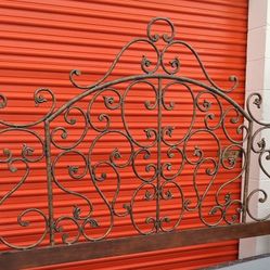 Kng Sz Bd Frm With Base Good Condition 