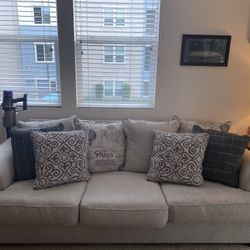 Couch : NEED GONE ASAP