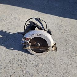 Skilsaw 5150 circular saw, 10 Amp motor, 2 and 1/3 HP,  works great