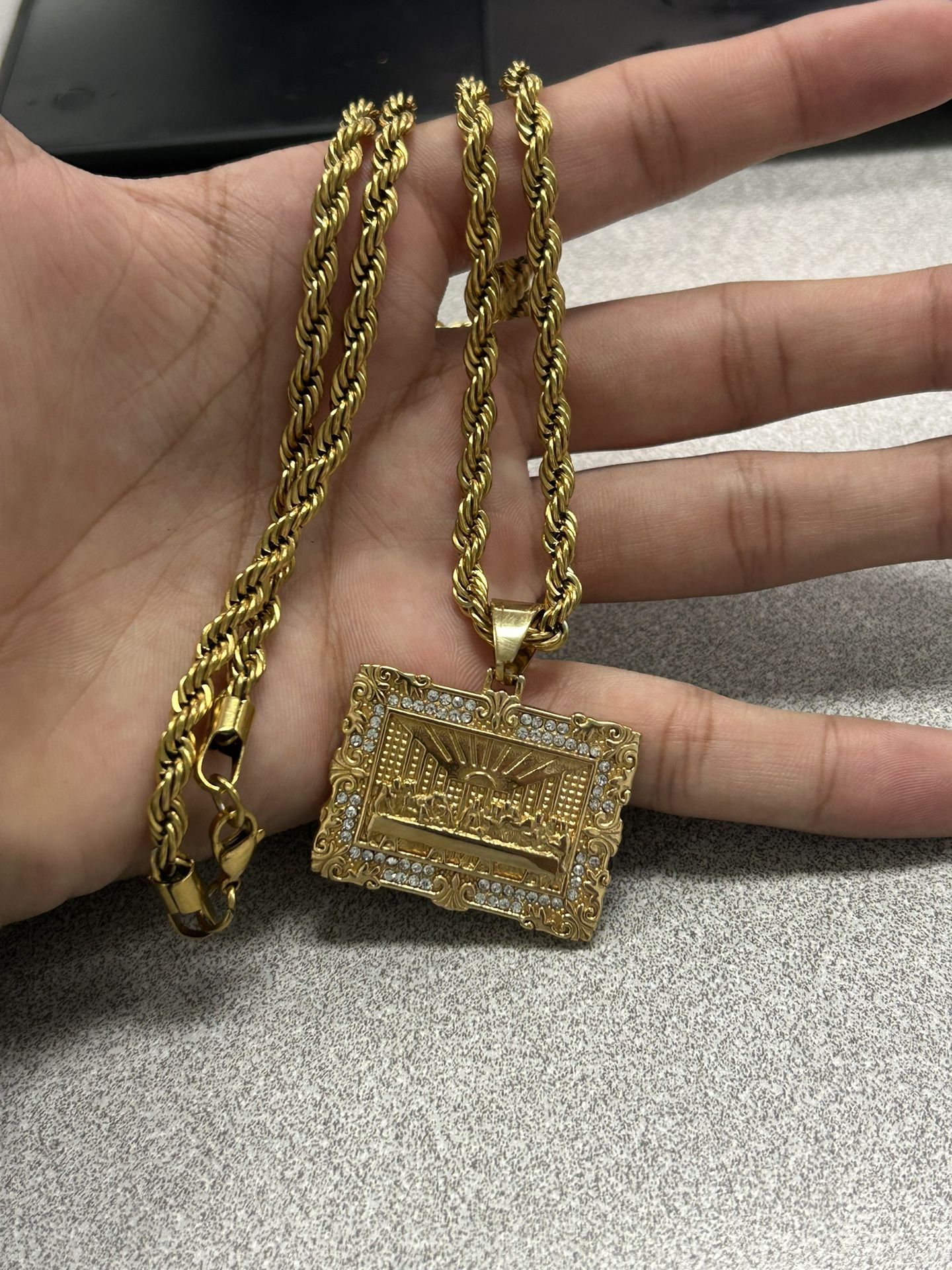 Last supper chain