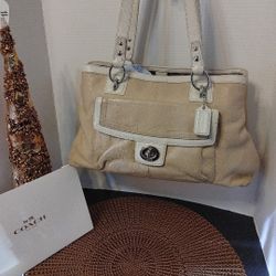 Coach Penelope F19044