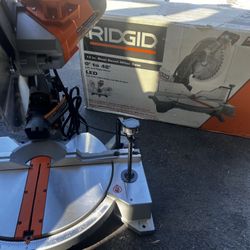 RIDGID MITER SAW  15 Amp Corded 12 in. Dual Bevel IN VERY FOOG CONDITION 