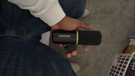 Shure MV6  Microphone, Dynamic USB PC Mic for Video Gaming & Streaming -  Background Noise Cancellation, Tap-to-Mute & 3.5mm Output