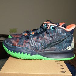 Nike Kyrie 7 Men Size 8.5 Shoes