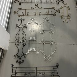 Decorative Plate Hangers