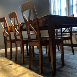 Haverty’s Waterford Dining Table