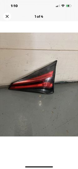 2016 2017 2018 TOYOTA RAV4 RH PASSENGER LID TAIL LIGHT OEM