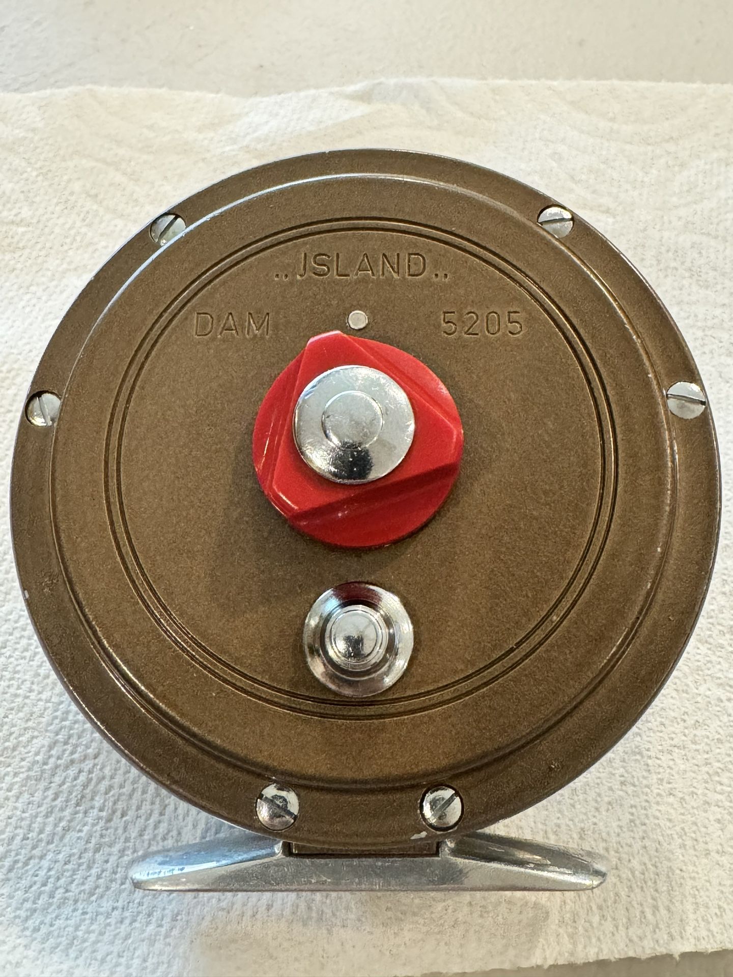 DAM “ISLAND 5205”Vintage Fishing Reel With String! Look at It. The Perfect Gift! (DTN)