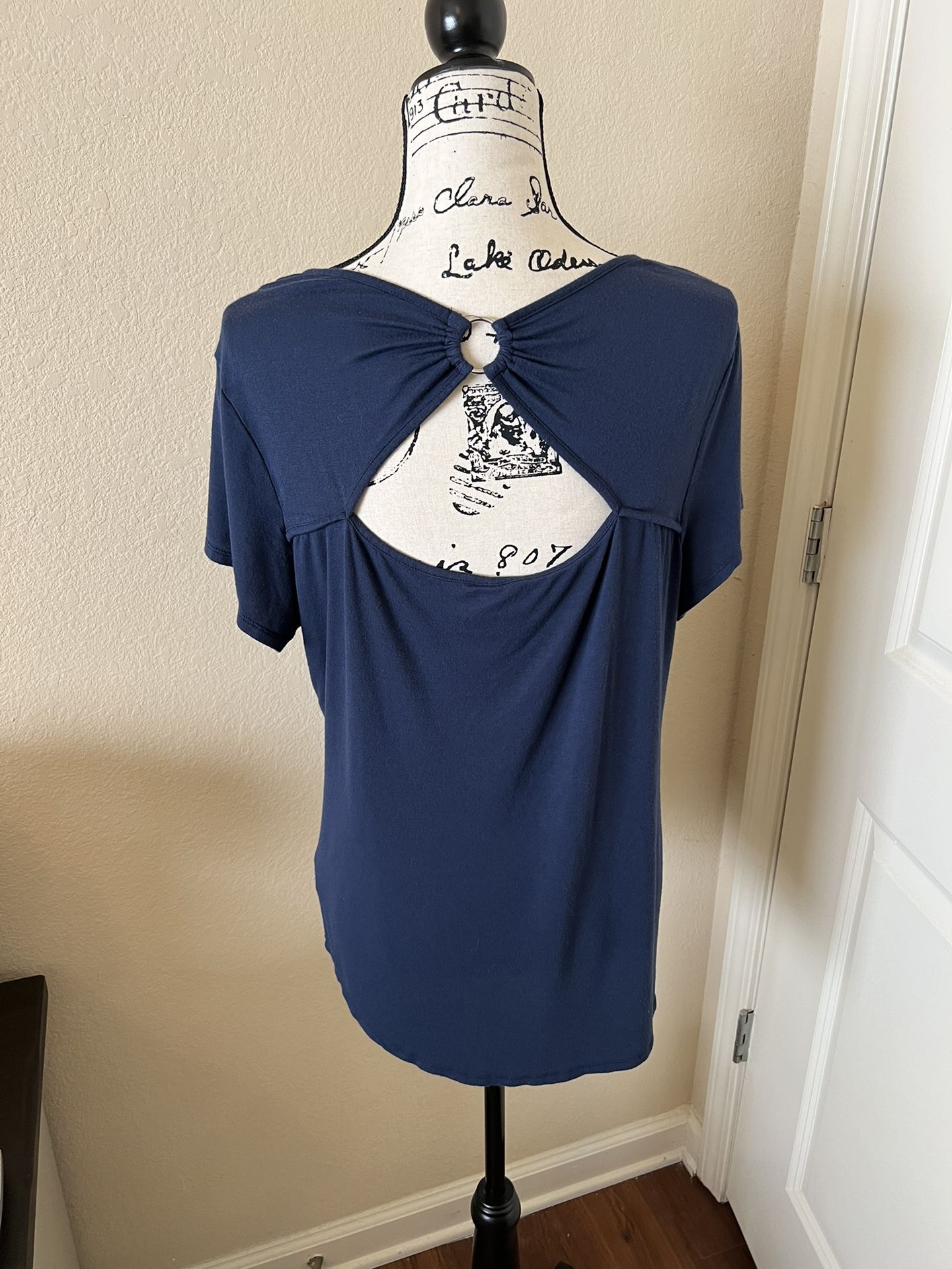 No Boundaries Blue Women’s Top w/ Back Cutout, XXXL