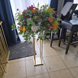 Gold Metal Centerpiece Flower Stand, 31.5in Tall, 8 pcs