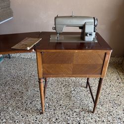 Vintage Sewing Machine And Cabinet 