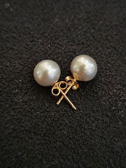14k Pearl earrings