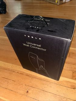 TESLA UNIVERSAL WALL CONNECTOR