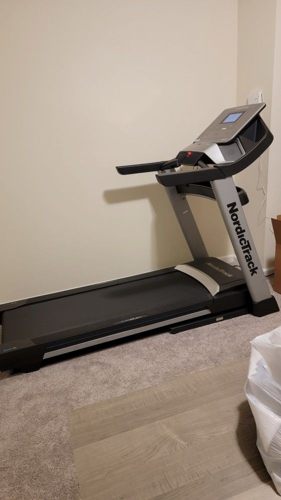 NordicTrack EXP 7i Treadmill