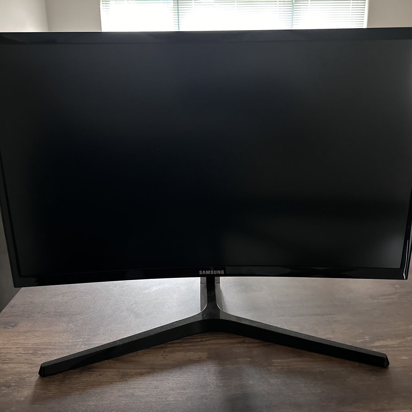 Xbox Series X Year 2020 And 24” Monitor
