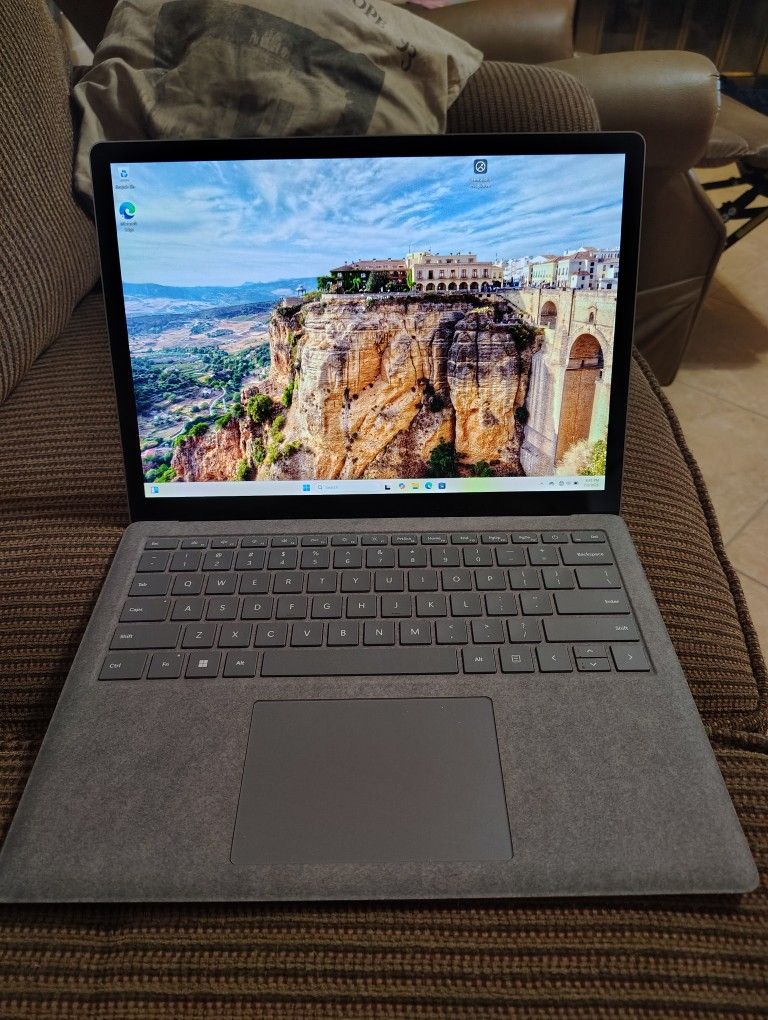 Surface Laptop 5